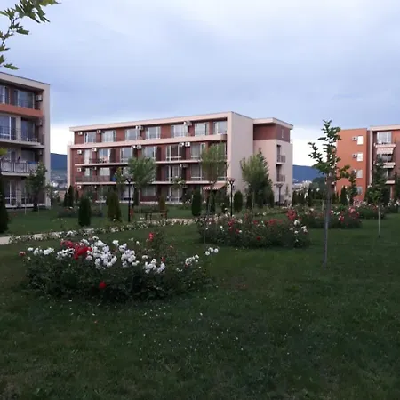 Апартаменты In Holiday Fort Golf Club Солнечный берег